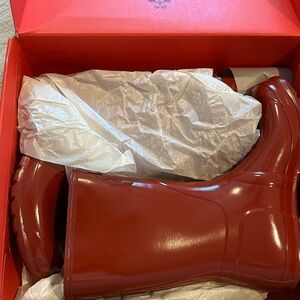 Hunter Cherry Gloss Rain Boots